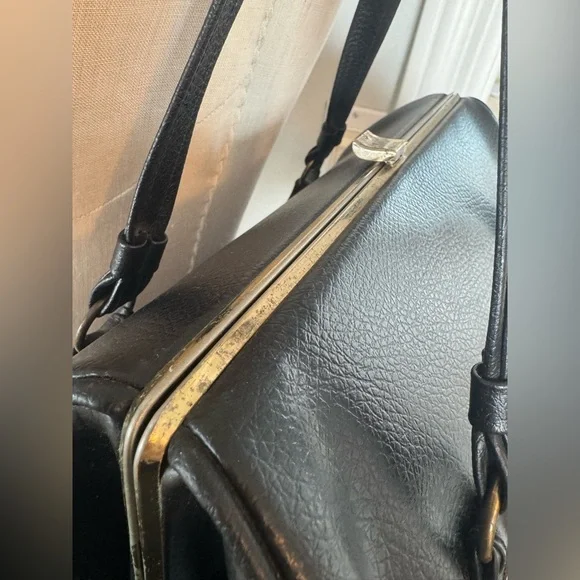 1960s Extra Large Black Snap Closure Shoulder Bag - Picture 5 of 13